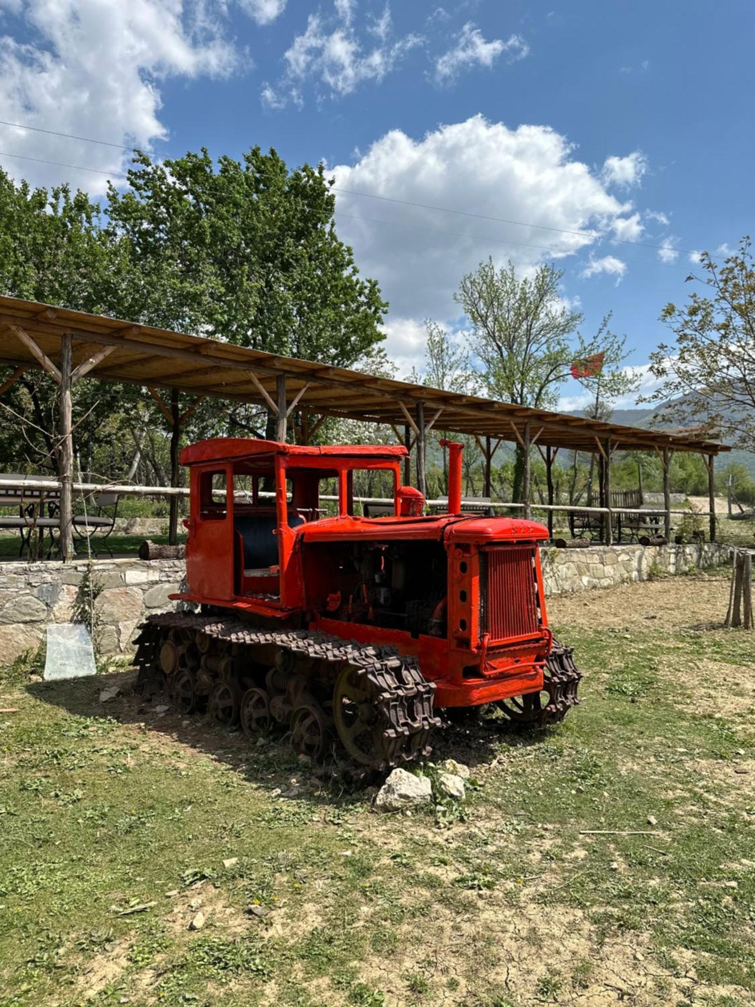Vila Disha Tiranë Luaran gambar