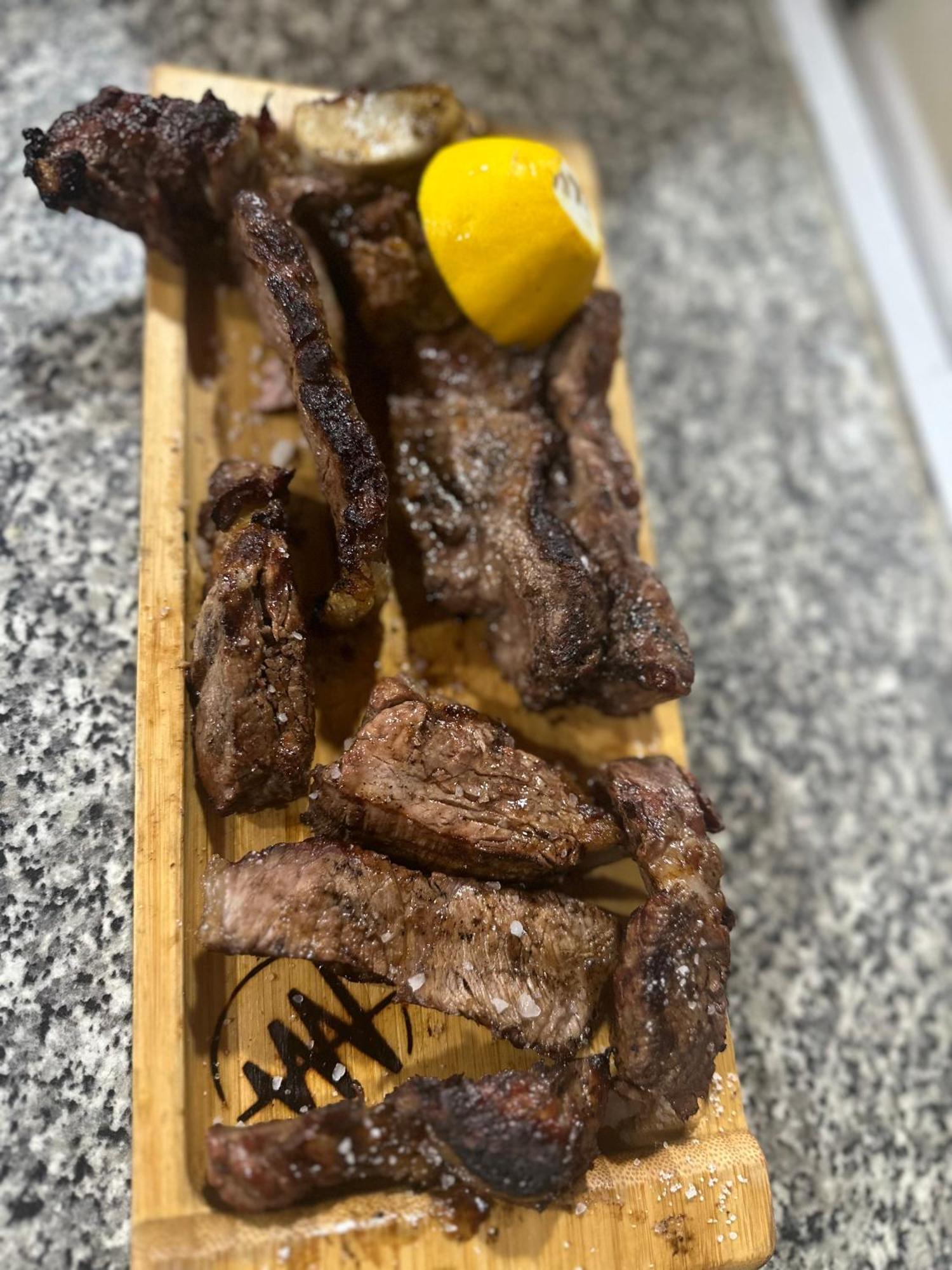 Vila Disha Tiranë Luaran gambar