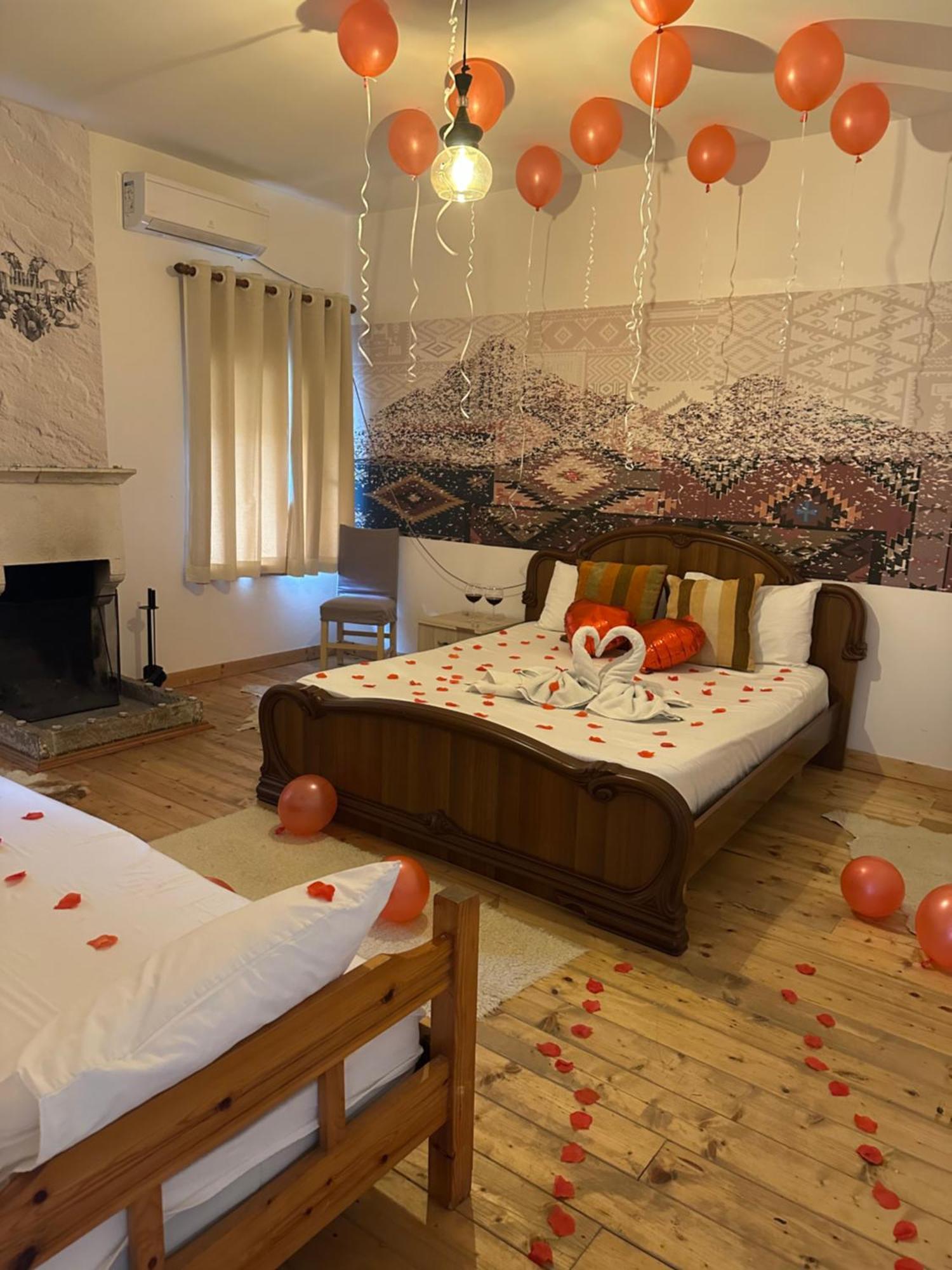 Vila Disha Tiranë Luaran gambar